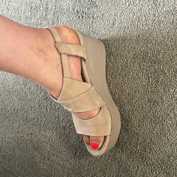 Have only worn a few times as they are half a size too small for me - Picture 5 of 7